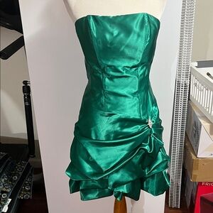 Jessica McClintock Strapless Satin Dress in Emerald